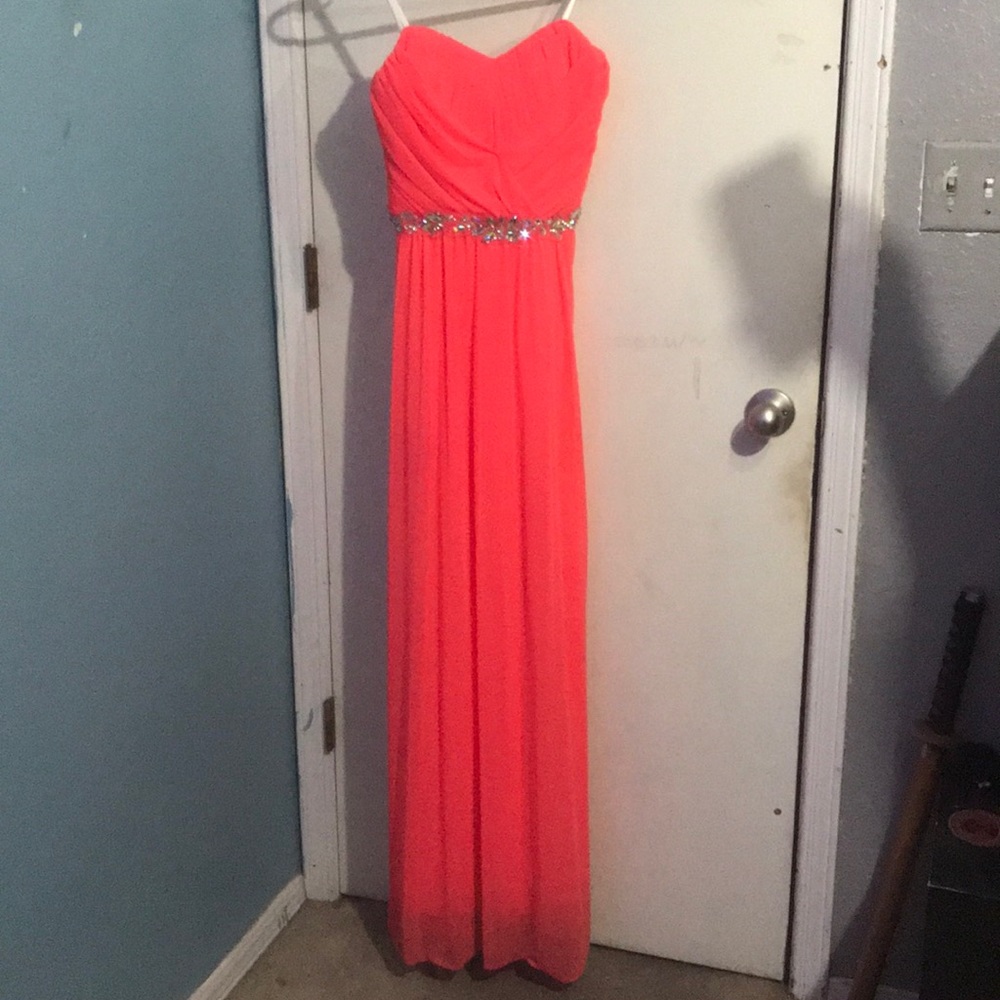 Dont wear anymore, only worn twice.